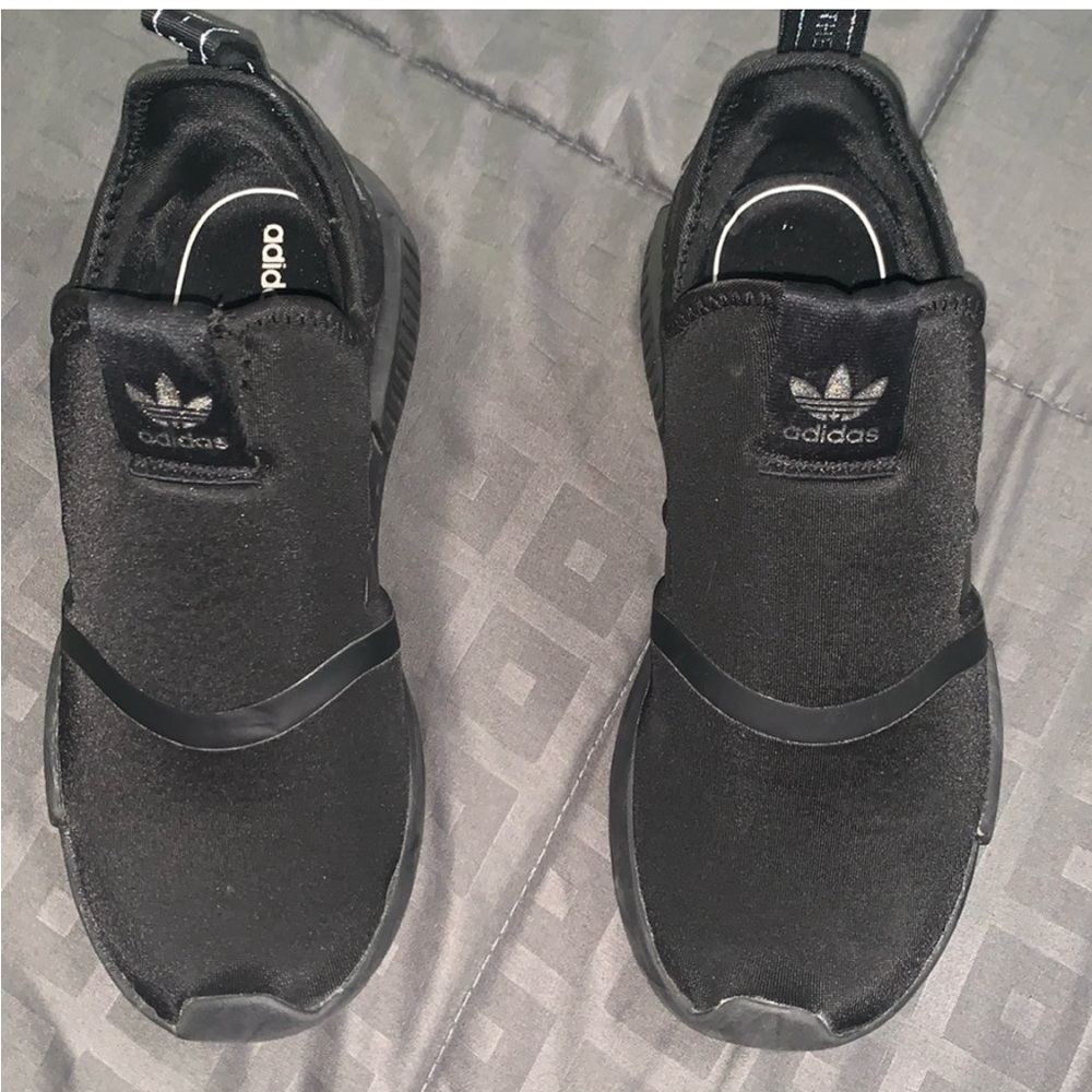 youth sz 3 adidas